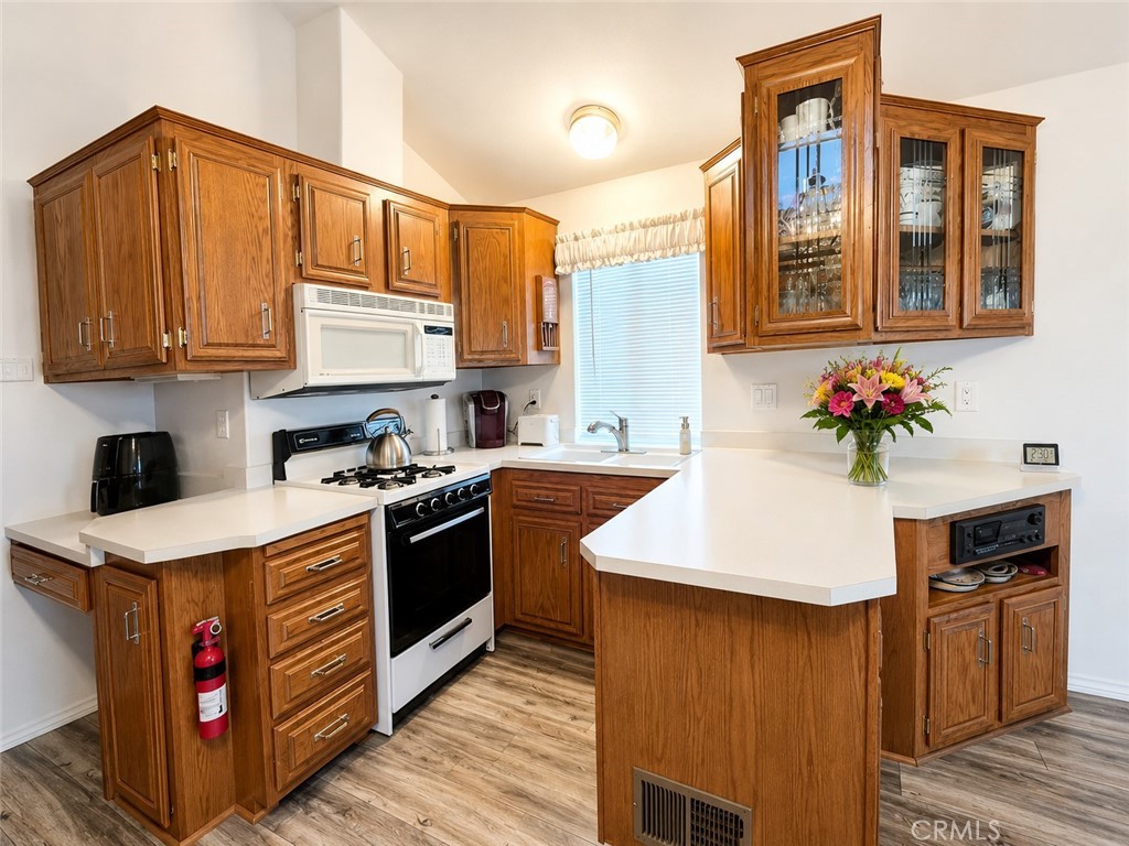 1253 Western Drive Property Photo 4