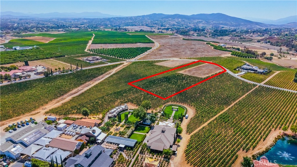 34980 Via Del Ponte Property Photo 3