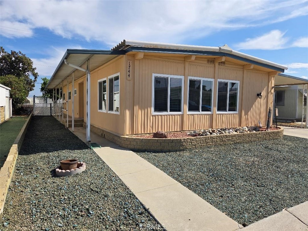 1744 Santiago Property Photo 1