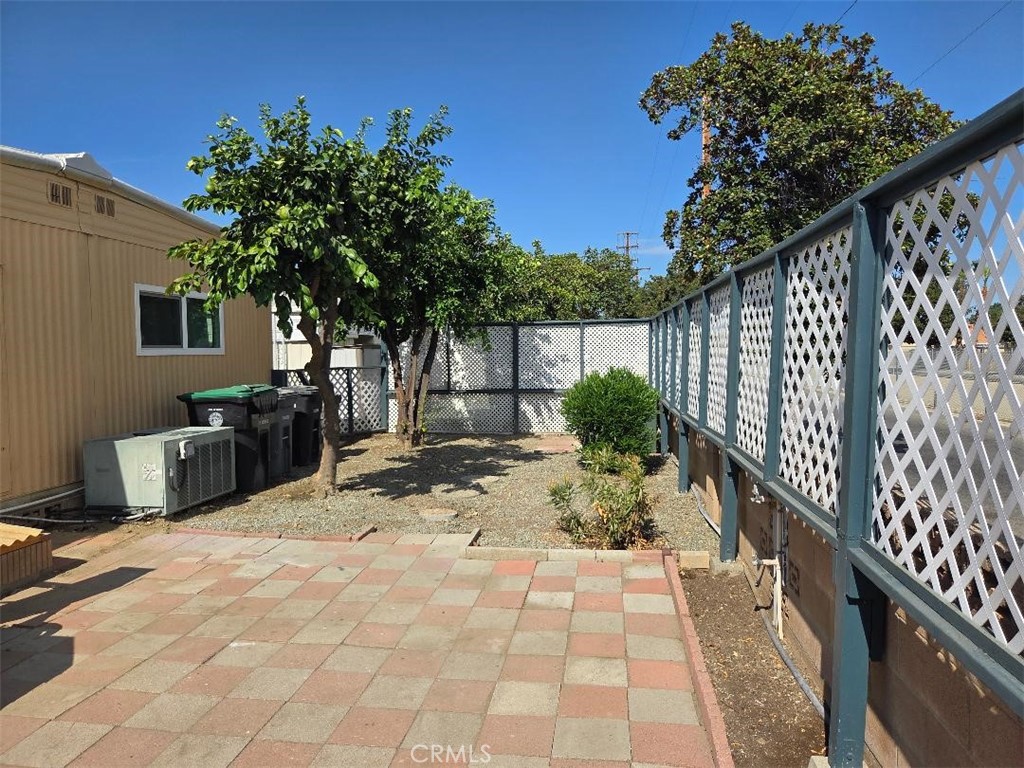 1744 Santiago Property Photo 28