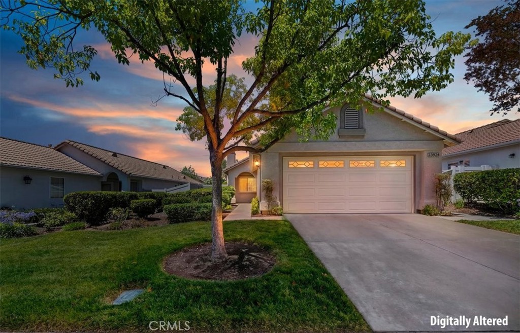 23924 Via Astuto Property Photo 2