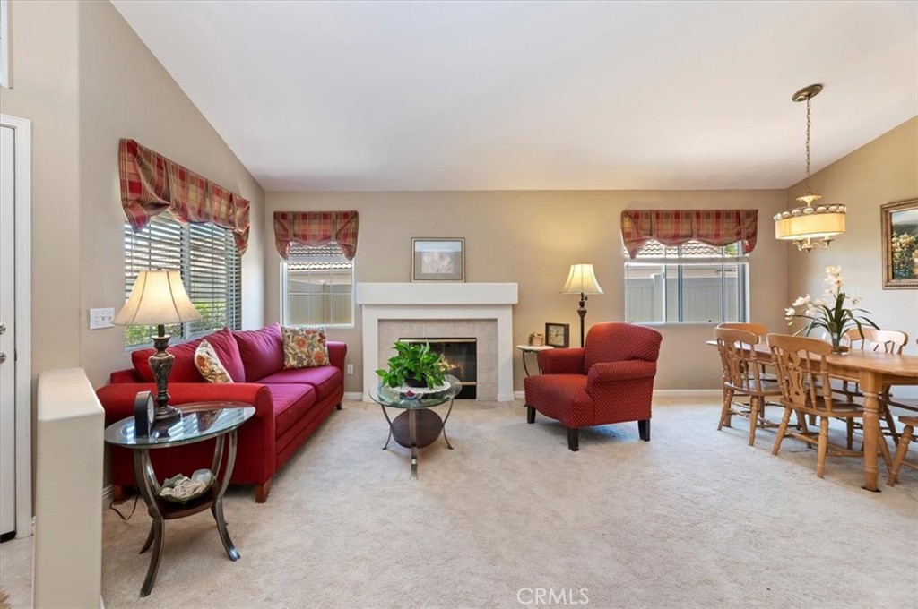 23924 Via Astuto Property Photo 8