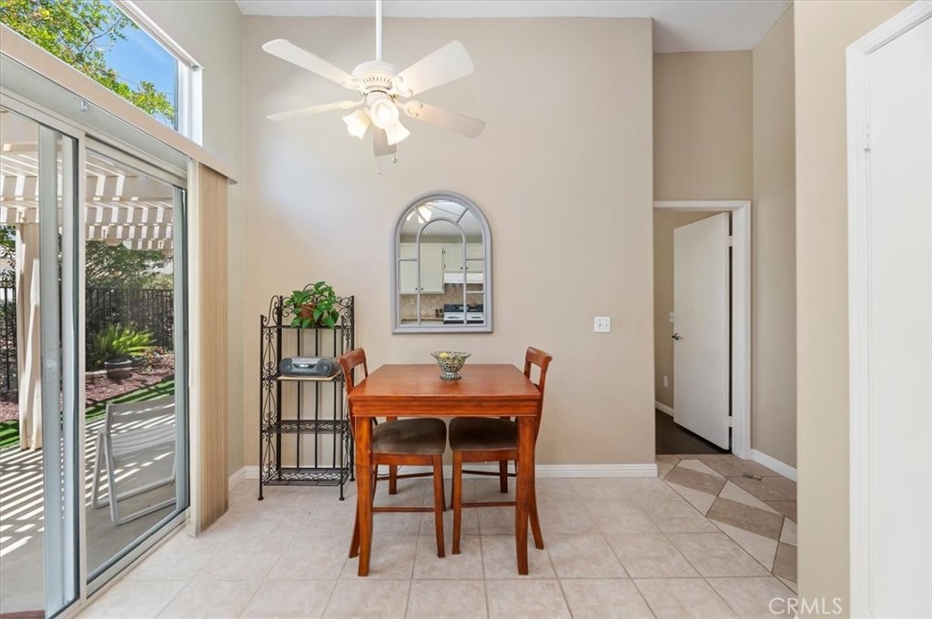 23924 Via Astuto Property Photo 12