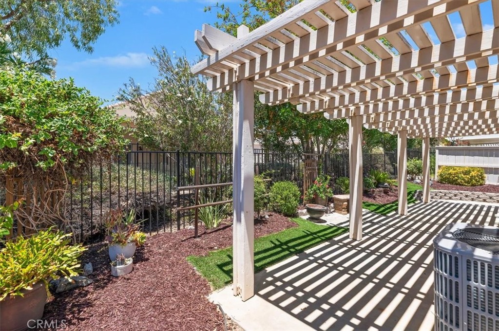 23924 Via Astuto Property Photo 24