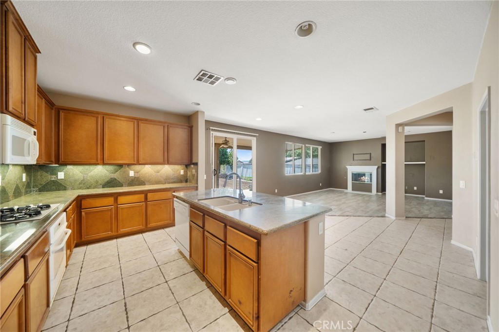 35968 Frederick Street Property Photo 4