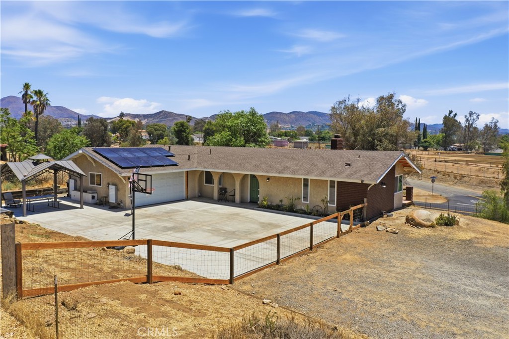 21280 Cielo Vista Property Photo 1