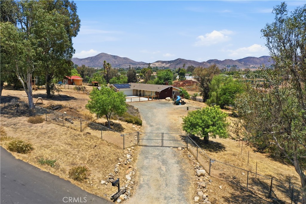 21280 Cielo Vista Property Photo 2