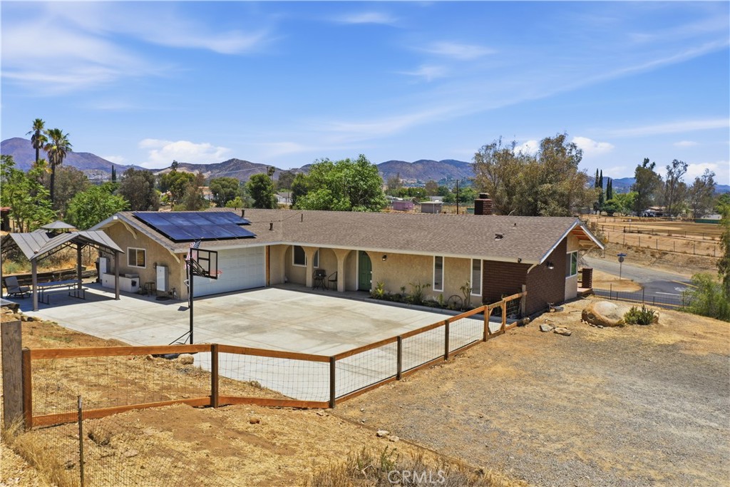 21280 Cielo Vista Property Photo 5