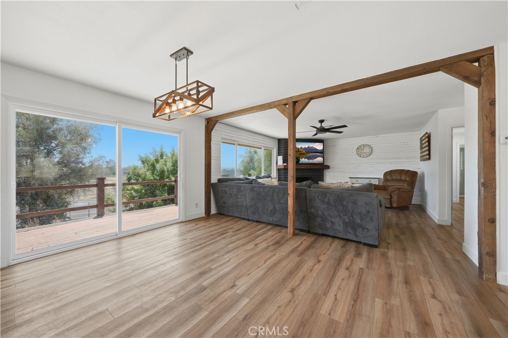 21280 Cielo Vista Property Photo 9