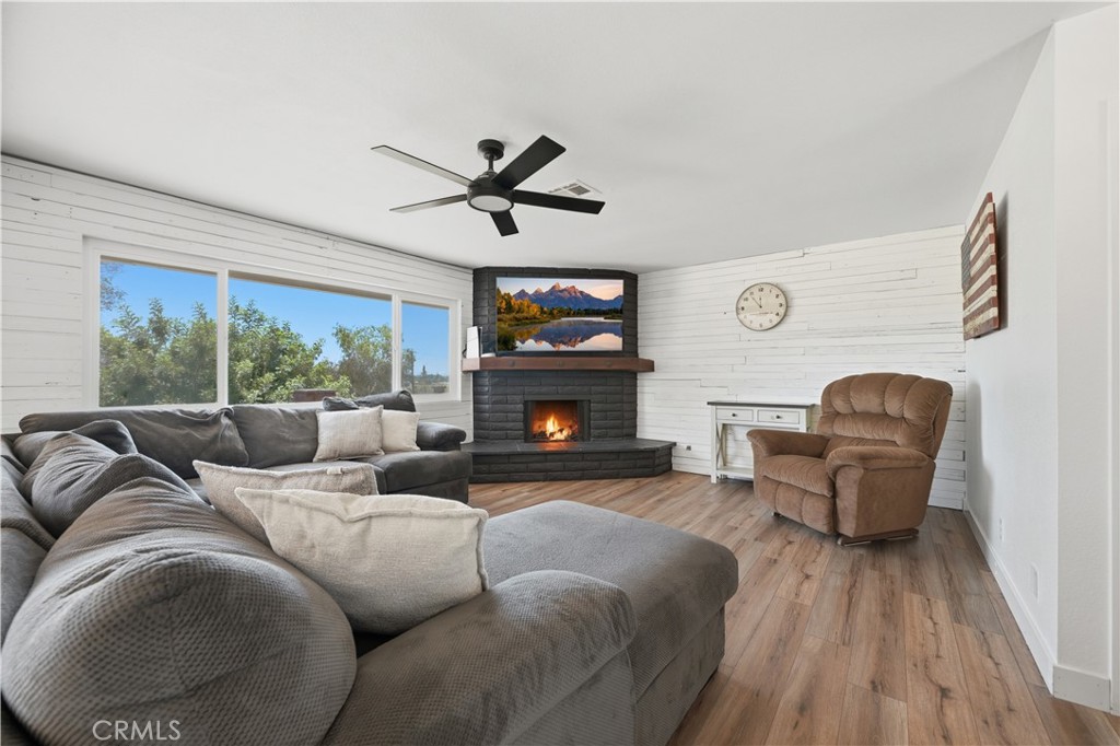 21280 Cielo Vista Property Photo 10