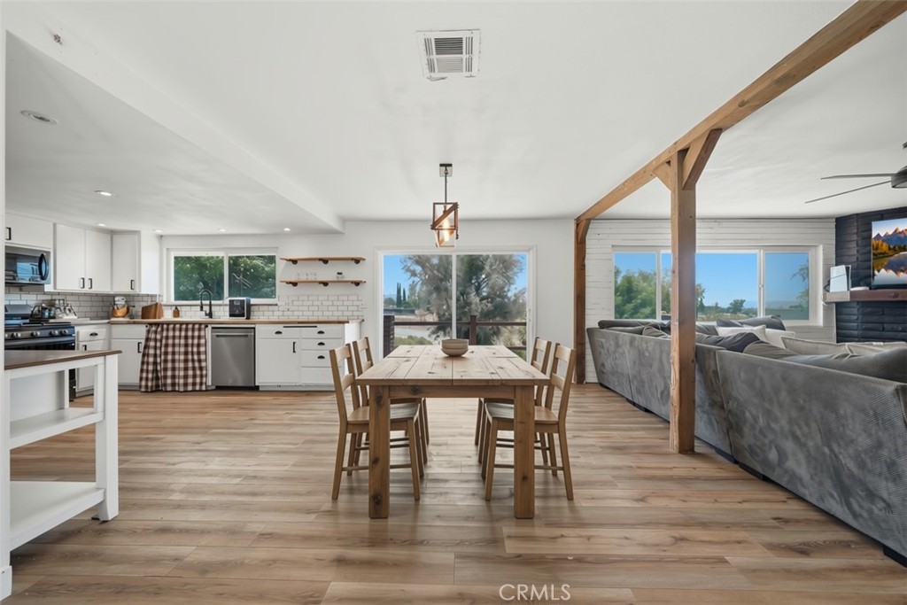 21280 Cielo Vista Property Photo 12