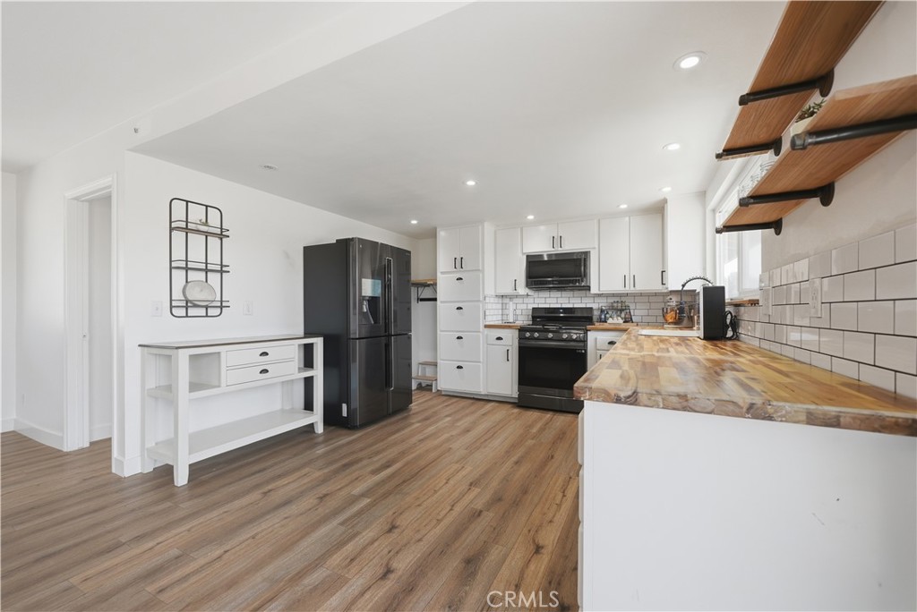 21280 Cielo Vista Property Photo 16