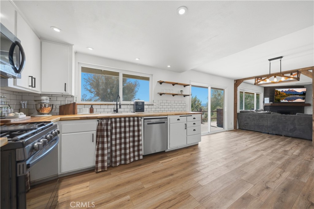 21280 Cielo Vista Property Photo 18