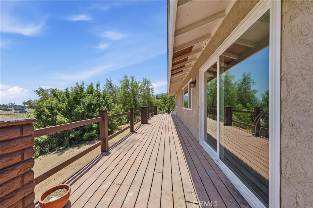 21280 Cielo Vista Property Photo 32
