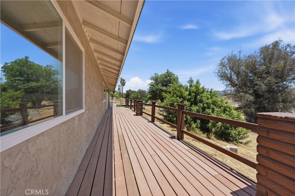 21280 Cielo Vista Property Photo 34