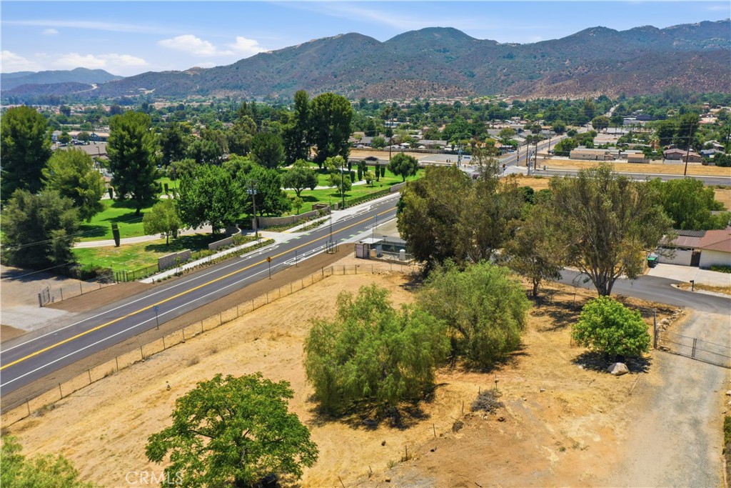 21280 Cielo Vista Property Photo 45