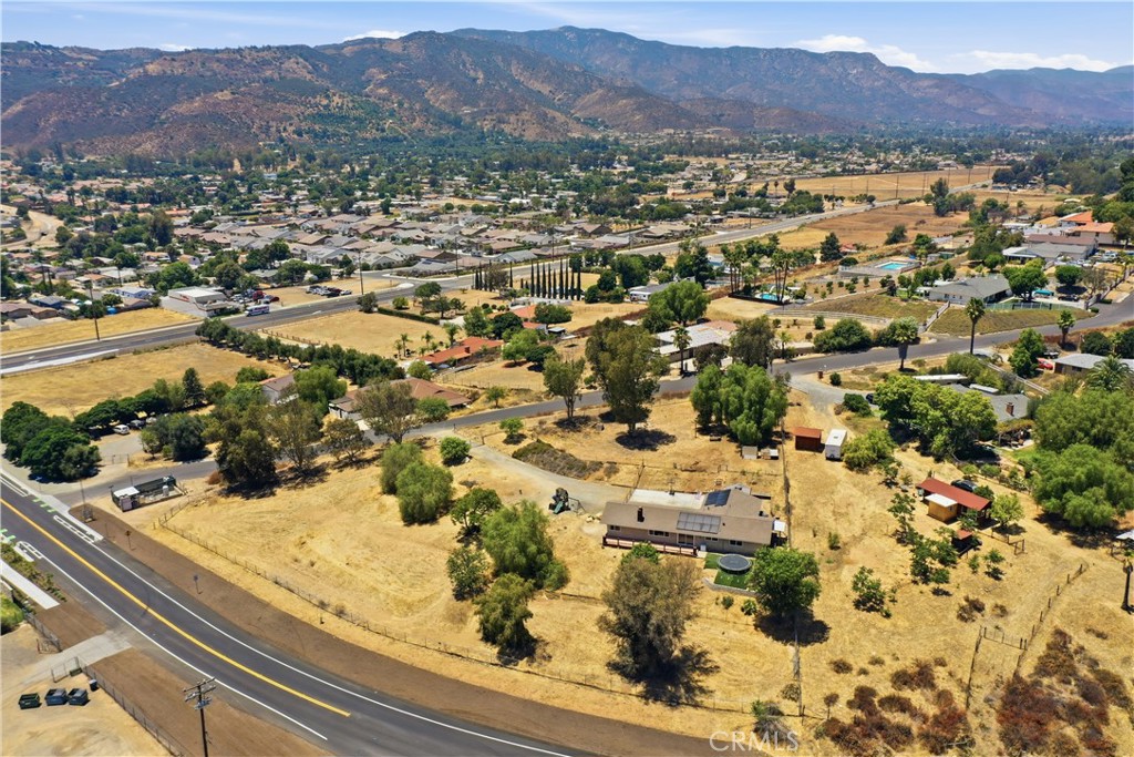 21280 Cielo Vista Property Photo 48