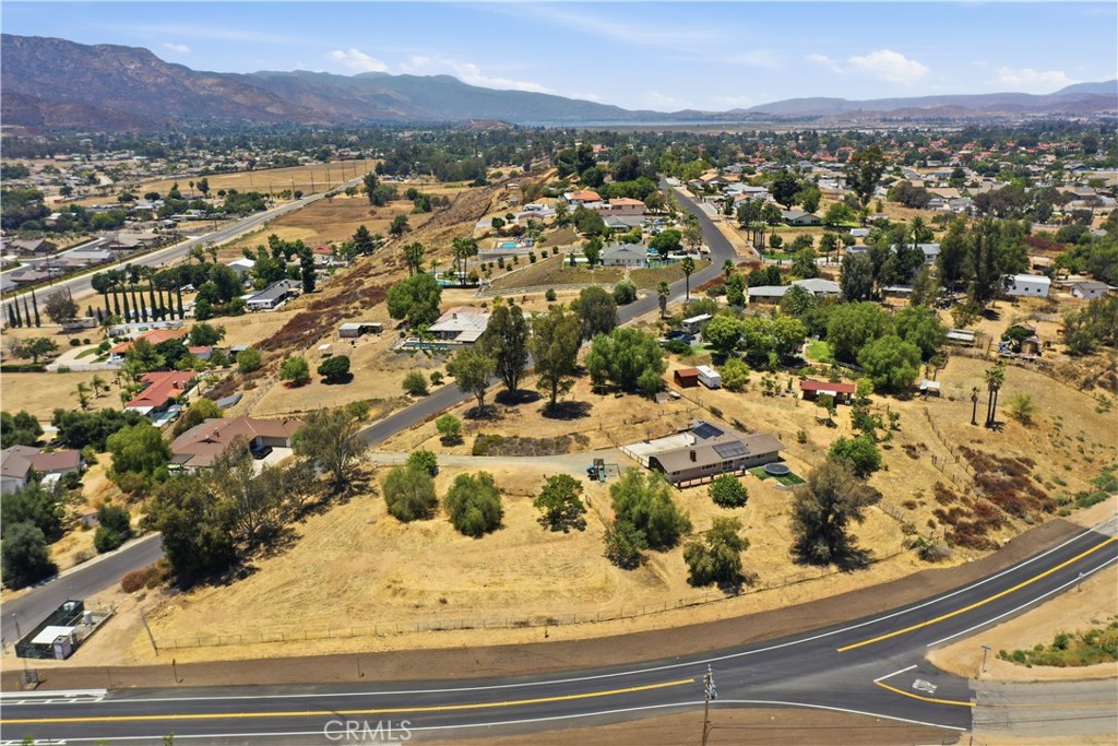 21280 Cielo Vista Property Photo 49