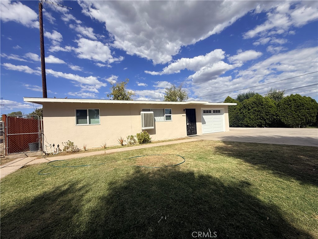 23890 Hemlock Property Photo 1