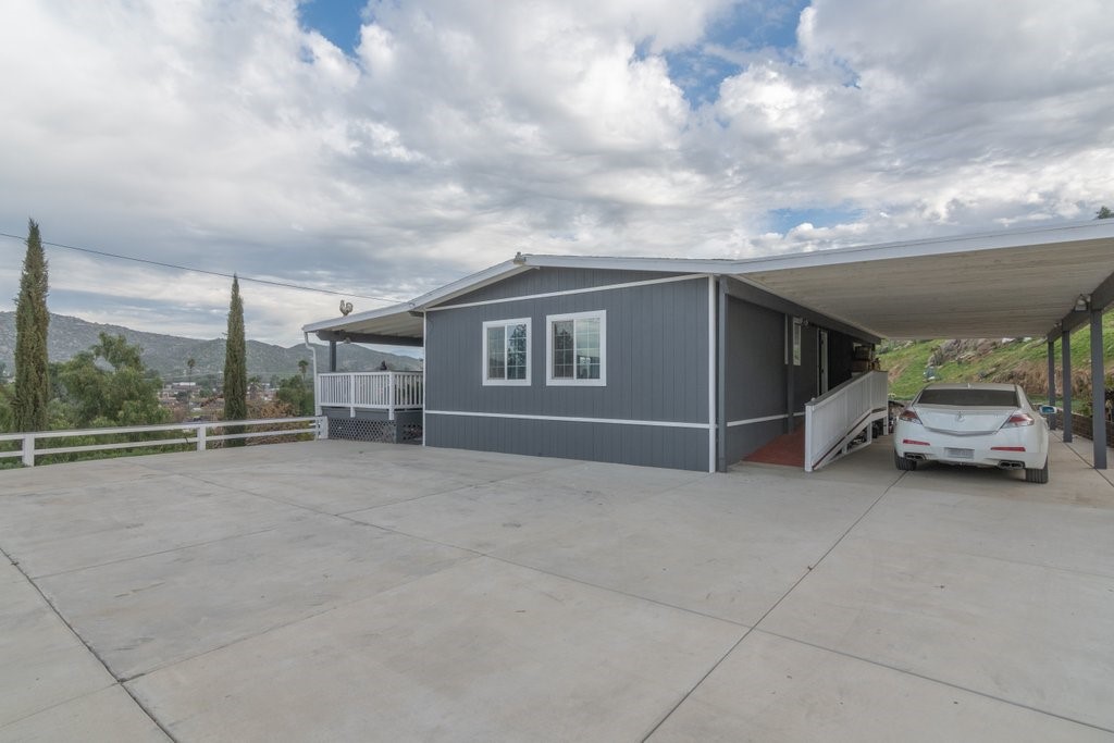 26460 Dale Property Photo 2