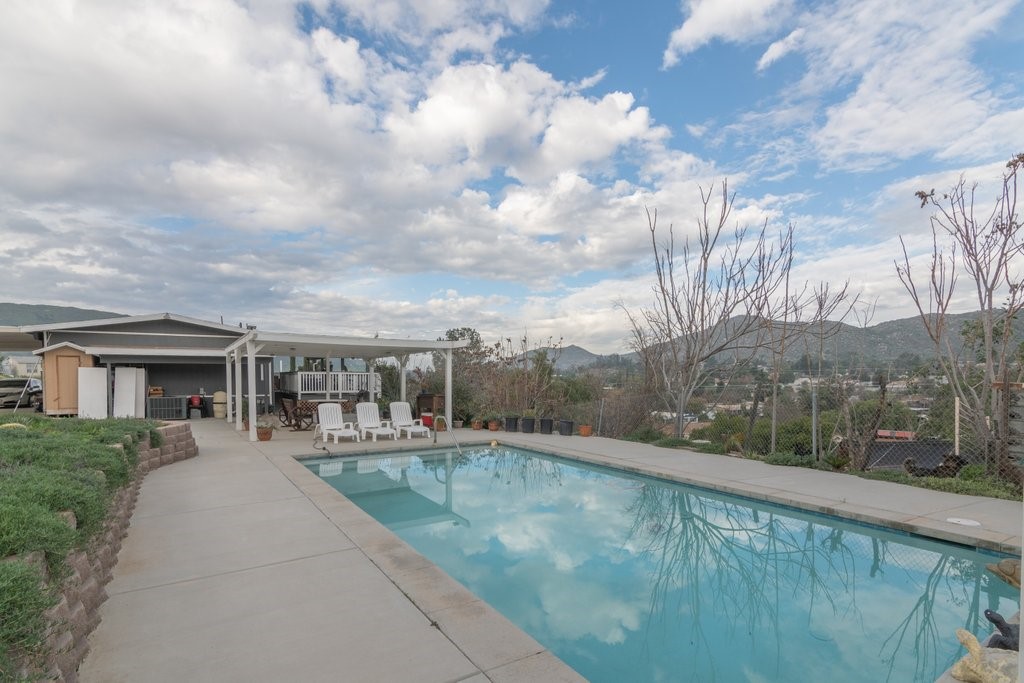 26460 Dale Property Photo 26