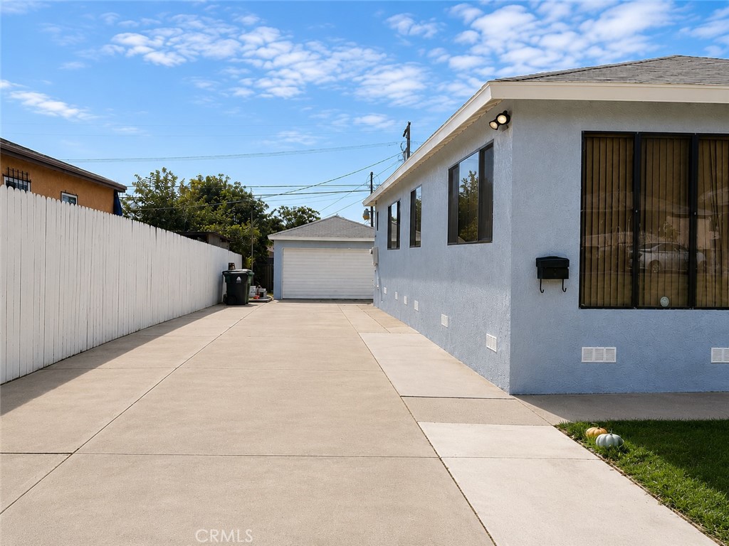 4206 Hatfield Property Photo 3