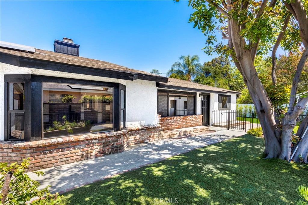 8932 Mclennan Property Photo 3