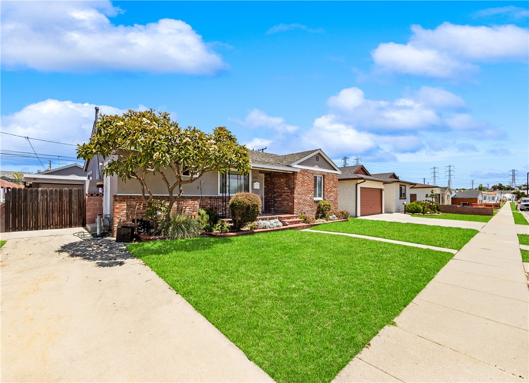 6415 Hardwick Property Photo 3