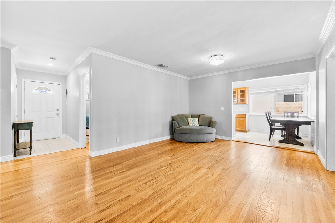 6415 Hardwick Property Photo 5