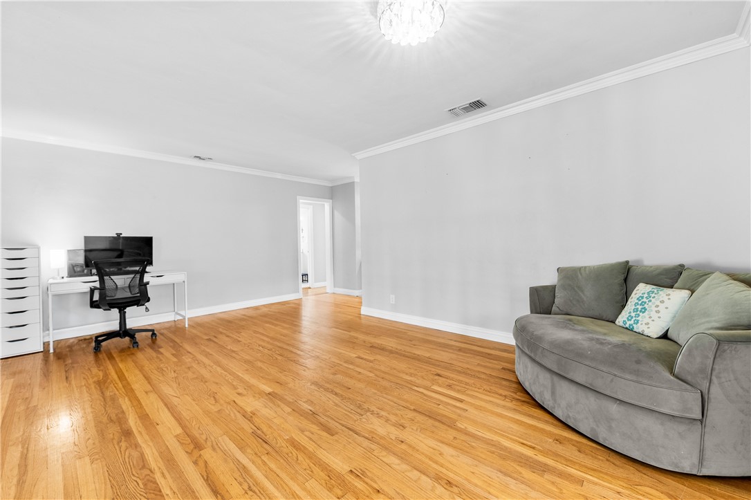6415 Hardwick Property Photo 8