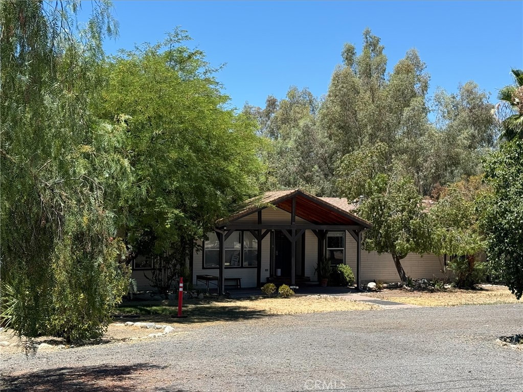 26875 Pleasant Property Photo 2