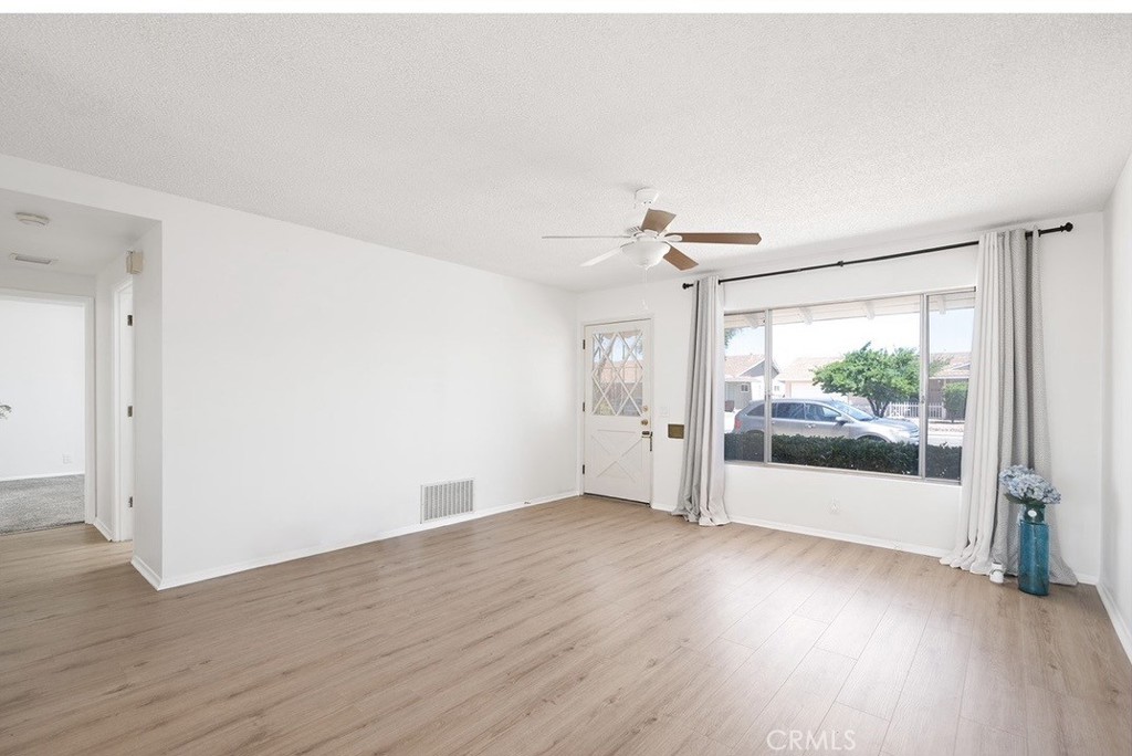 1121 W Mayberry Property Photo 2