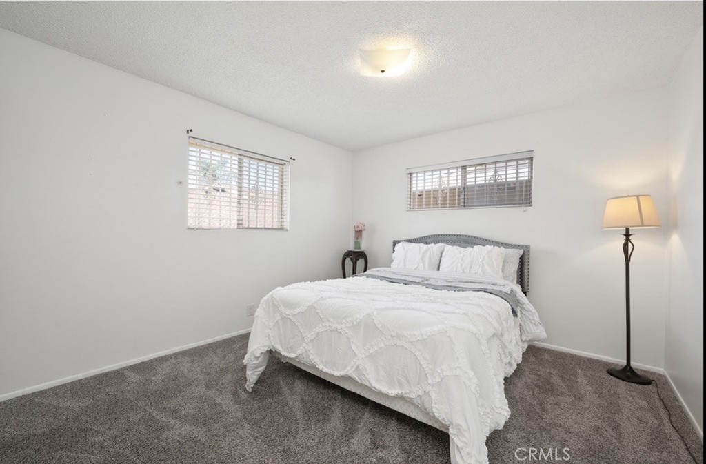 1121 W Mayberry Property Photo 3