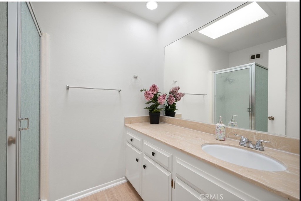 1121 W Mayberry Property Photo 6
