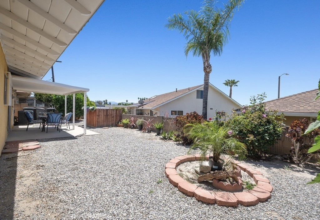 1121 W Mayberry Property Photo 16