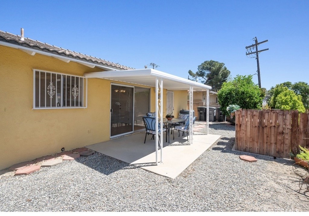 1121 W Mayberry Property Photo 17