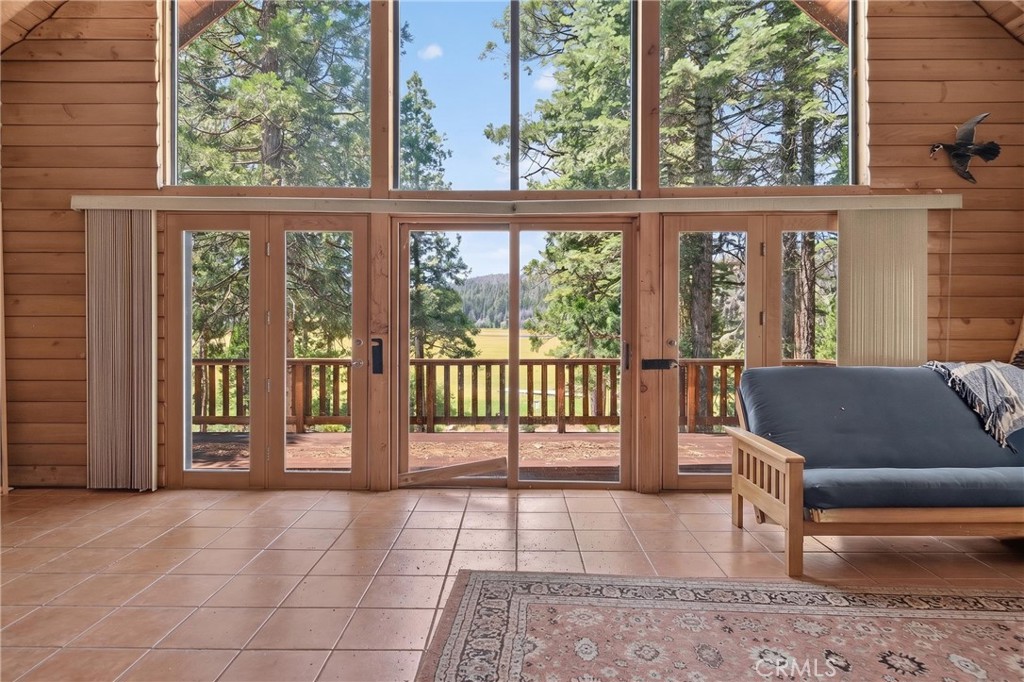 2500 Round Valley Road Property Photo 8