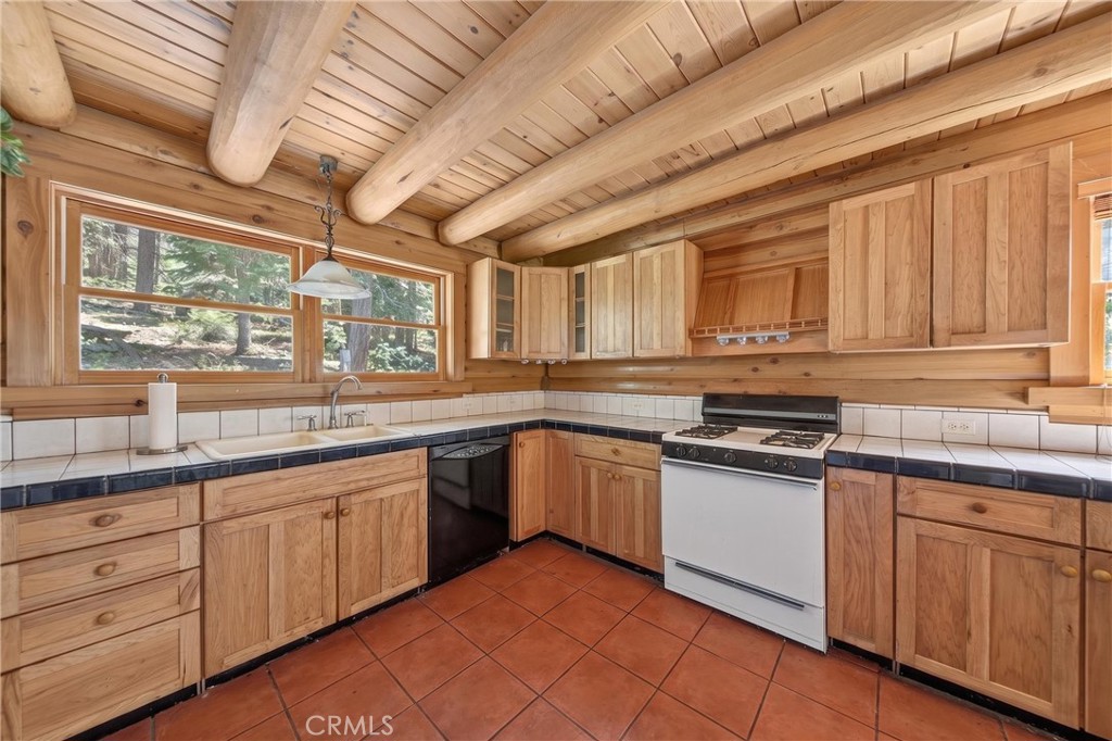 2500 Round Valley Road Property Photo 14