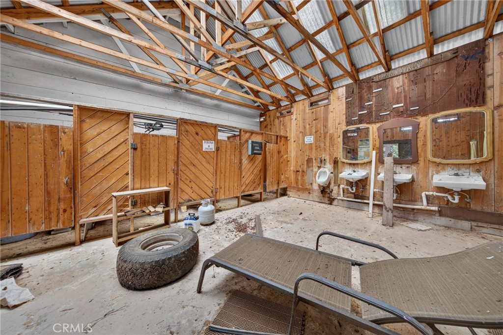 2500 Round Valley Road Property Photo 36