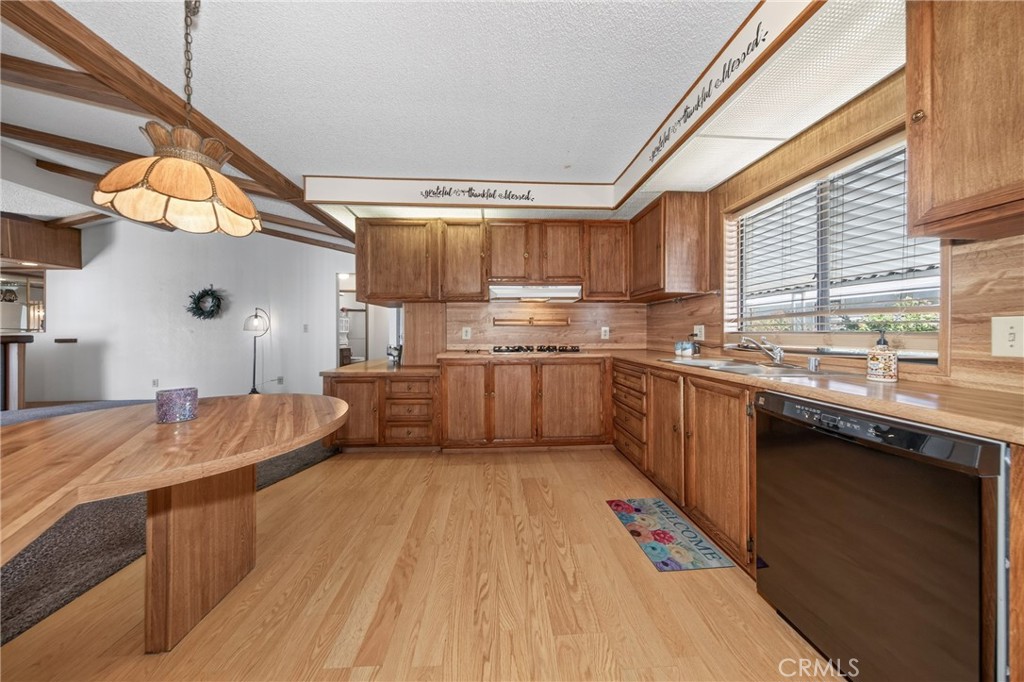 1300 W Menlo Avenue 138 Property Photo 9