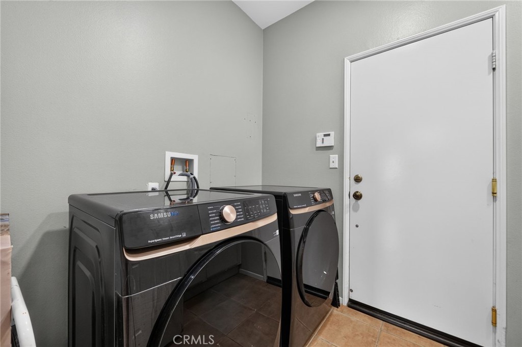 405 Ivy Crest Drive Property Photo 20