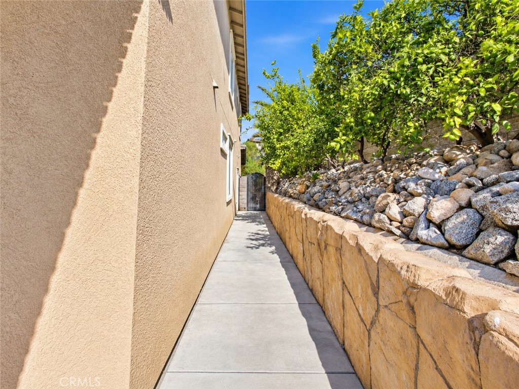 7480 Tioga Property Photo 11