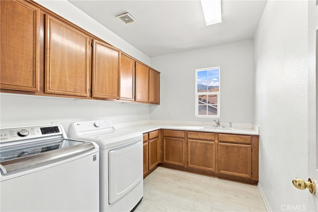 7480 Tioga Property Photo 33