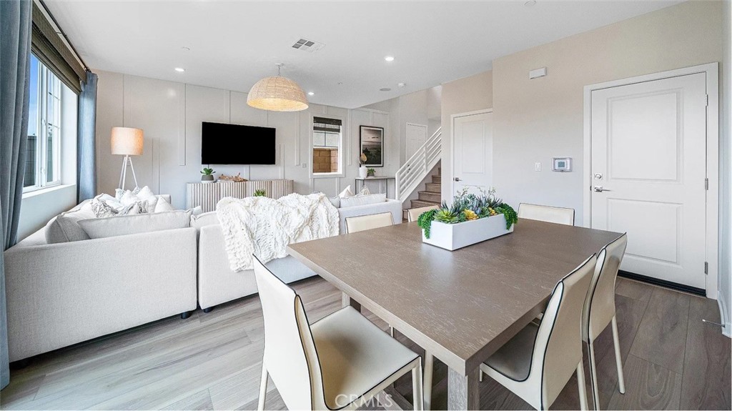 3262 Floral Paseo Property Photo 5