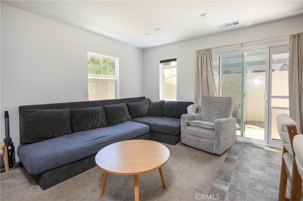 7276 Olive Grove Property Photo 6