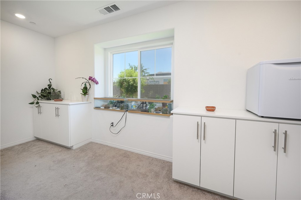 7276 Olive Grove Property Photo 8