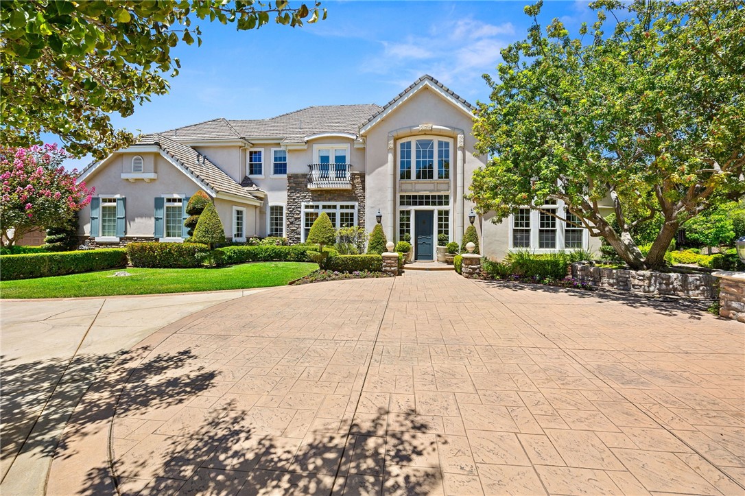 45165 Oak Manor Ct Property Photo 2