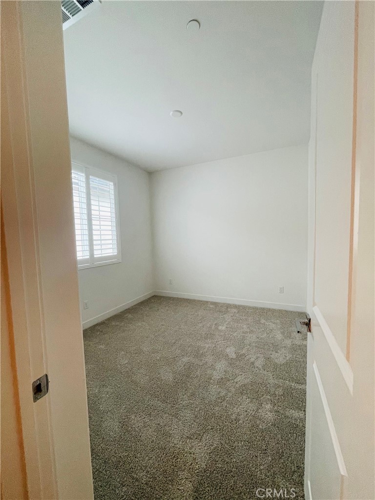 2004 Dewdrop Property Photo 17