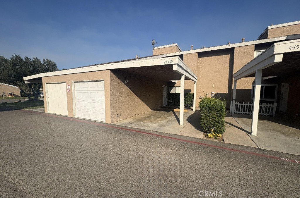 44579 La Paz Property Photo 1