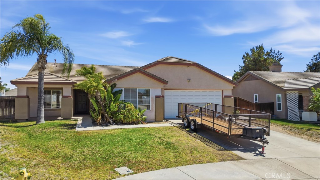 31565 Hamburg Circle Property Photo 2